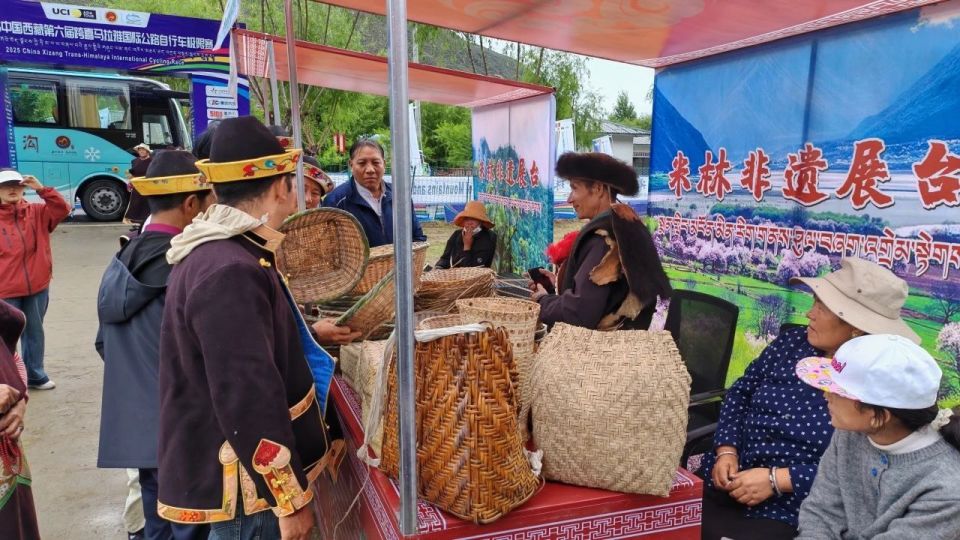 级文艺队与, 融合发展起